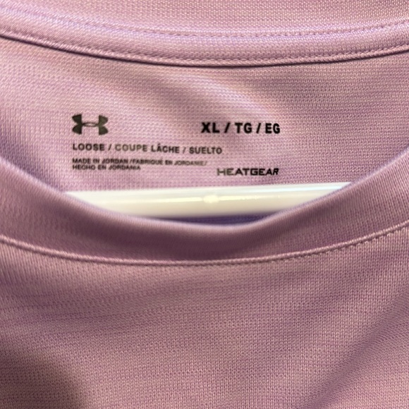 Under Armour women’s XL lavender t-shirt - Picture 3 of 4